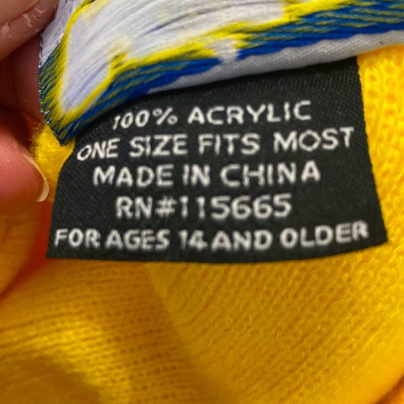 Pokémon Pikachu Winter Hat Beanie Poke Balls NWT - Picture 6 of 6